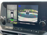 空から見ているような映像によって縦列駐車もラクラク、ビュー切り替えで後方や前方左サイドの死角もこわくない♪