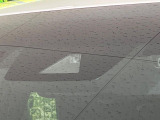 【トヨタセーフティセンス】走行中に前方の車両等を認識し、衝突しそうな時は警報とブレーキで衝突回避と被害軽減をアシスト。より安全にドライブをお楽しみいただけます。