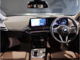 ☆センターパネルを運転席側に僅かに傾けたBMW独特のインパネ☆【駆け抜ける歓び】はここからもスタートしております☆