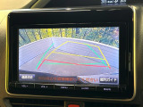 【バックカメラ】駐車時に後方がリアルタイム映像で確認できます。大型商業施設や立体駐車場での駐車時や、夜間のバック時に大活躍!運転スキルに関わらず、今や必須となった装備のひとつです!