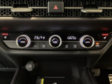 オートエアコンは左右席で独立温度コントロールが可能です。運転席はキンキンに冷やして助手席はマイルドにと言った設定が可能です☆暑さ寒さでケンカすることもなくなりますね♪