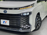 【LEDヘッドライト】悪天候や夜間走行時も良好な視界を確保し安心して運転できる高輝度LEDヘッドライトを装備!点灯速度が早く、消費電力も抑えられています。