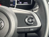 ステアリングスイッチ右側 全車速追従機能付ACC操作スイッチ、D assist切替ステアリングスイッチ。 前方から目を離すことなく操作できます!