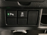 パーキングセンサー、横滑り抑制機能搭載。駐車時の障害物検知や滑りやすい路面での車両安定性を高め、安全運転をサポートします。