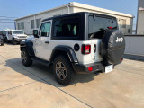 オリジナル4x4ブランドとしての誇りと自信、そして進化の伝統。4x4性能、デザイン、品質。本物とはJeepの全てであり、追い求めるさらなるたかみでもあるのです。