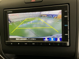 バックモニター付きで、車庫入れやバック時の後方確認をサポート。