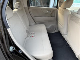 ご納車時には納車点検実施いたします。指定交換部品(エンジンオイル、オイルエレメント、ワイパーゴム等)新品交換致します。その他必要交換部品は点検時交換致します。