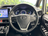 【純正革巻きステアリング】上質な革を使用することで、手にしっかり馴染みとても運転しやすいハンドルです♪