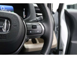 Hondaセンシングの機能のひとつ、アダプティブクルーズコントロール付!アクセルから足を離しても設定したスピードと前車との車間を保ち走行してくれます!車線維持もアシスト☆高速道路で疲労軽減ですね☆