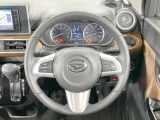 【純正革巻きステアリング】上質な革を使用することで、手にしっかり馴染みとても運転しやすいハンドルです♪