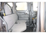 2列目シートは簡単に格納して、積載スペースを広げることが可能です!