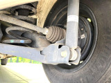 お車を安心してお乗りいただく為には、足回りの定期点検が欠かせません。サービスサポート(有償保証)では無料点検もご提供しており、安心のカーライフをお過ごしいただけるサポート体制が整っています。