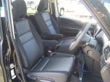 フロントシートはゆったり座れ視界もいいので運転しやすいです