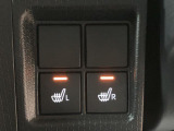 運転席と助手席には寒い日に嬉しいシートヒーターが付いております。