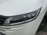 フロントのライトは全てLED仕様です!さらにフロントバンパーにはソナーがついており、アクセルとブレーキを踏み間違っても前にぶつかるリスクを軽減してくれます!!