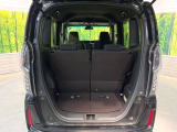 普段のお買い物や通勤、送迎等に十分な荷室スペースを確保しております。セカンドシートを倒すと、大きな荷物の積載も可能です♪