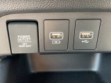 スマートフォンなどの音楽再生が可能なUSB接続ジャック装備車両です♪♪♪