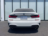 ご納車前には、BMWを熟知したメカニックによる100項目の点検・整備を行います。不具合箇所、交換時期に達している部品に関しましては、全て当社負担で交換してからのご納車となります。