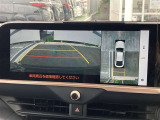 【全周囲モニター】フロント+サイド+バックにカメラが装着されています。車庫入れが苦手な方もこれがあれば安心ですね。