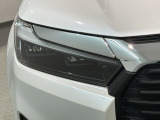 LEDヘッドライトは、点灯の瞬間から最大光量を発揮し、突然暗くなるトンネルなどでの安定感を高めます。