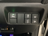 【パーキングセンサー】駐車や出庫時にクルマの前後の障害を検知し、音とディスプレイでお知らせします。VSA搭載。横滑りを抑えて、安全な走行を確保します。