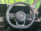 【純正革巻きステアリング】上質な革を使用することで、手にしっかり馴染みとても運転しやすいハンドルです♪