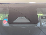 【トヨタセーフティセンス】走行中に前方の車両等を認識し、衝突しそうな時は警報とブレーキで衝突回避と被害軽減をアシスト。より安全にドライブをお楽しみいただけます。