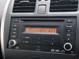 CD一体、AM/FMラジオ装備で快適ドライブ