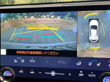 【パノラミックビューモニター】専用のカメラにより、上から見下ろしたような視点で360度クルマの周囲を確認することができます☆死角部分も確認しやすく、狭い場所での切り返しや駐車もスムーズに行えます。