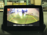 ご覧のように後方の死角をサポートしてくれるバックカメラ付きとなっております☆