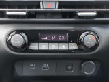 オートエアコンですので、車内を快適な空間に出来ます ♪