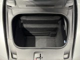 フロントラゲッジスペース(車載工具/タイヤパンク修理キット付)