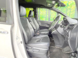 運転席シート廻りは使用感も少なく、良好な状態となっています。丁寧に使われていたことがよくわかりますね。