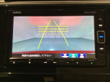 バックでの車庫入れも安心です!リアカメラが付いているバックモニター付のナビを装備しております。操作線もついており距離感も画面から確認できます。