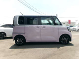 両側オートスライドドアですので、狭い駐車場での、乗り降りも、しやすく便利です。
