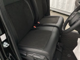 この度は、当店のお車をご覧いただきまして誠にありがとうございます。当店では全国販売・納車も行っております。県によって陸送費用は異なりますのでお気軽にお問い合わせください。