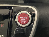 エンジンスタートスイッチ☆キーが車内にあれば、エンジンの始動・停止はブレーキを踏んでスイッチを押すだけ!キーを取り出す手間を省き、ワンプッシュでエンジンを操作するので簡単でスムーズです。