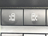 【両側パワースライドドア】スマートキーや運転席のスイッチで後席両側スライドドアの開閉が可能♪電動だから力を入れてドアを開ける必要が無く、小さなお子様でも簡単に開け閉めでき快適です♪