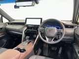 運転席まわりです。 各操作スイッチは使いやすい位置に配置されてます。