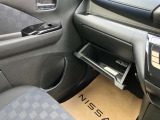 車検証一式が入りやすくなっています。