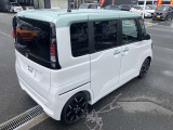 プライバシーガラスなので、中の荷物やプライバシーも保たれます。