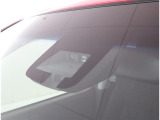 TOYOTA SAFETY SENSEは道路状況、車両状態、天候状態及びドライバーの操作状況などによっては、作動しない場所があります。あくまで運転補助機能です。