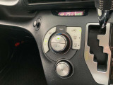 オートエアコンは温度を設定するだけで、自動で風量などを設定してくれます。運転しながら操作も必要ないので、安全性も向上します。