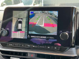 【アラウンドビューモニター】車両周辺をモニターで確認できて、駐車が苦手な人でもスムーズに駐車できます