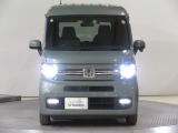 ハロゲンより明るく、より遠くまでさらなる安心感のあるLEDヘッドライトを採用。点灯忘れも防止できるオートライトコントロール機構付きです。