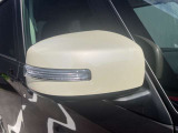 対向車から見やすいウィンカー付きドアミラー。