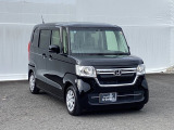 狭い駐車場でも、スライドドアならチャイルドシートへのお子さまの乗降や荷物の積載もスムーズ。とても便利な【助手席側。電動スライドドア】ドアハンドを少し引くだけでリアドアが自動開閉します。