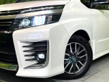 【LEDヘッドライト】悪天候や夜間走行時も良好な視界を確保し安心して運転できる高輝度LEDヘッドライトを装備!点灯速度が早く、消費電力も抑えられています。