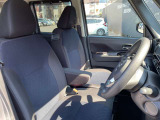 運転席は広く座りやすいです。