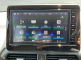日産純正9インチメモリーナビ(MM223D-L)装備。スマートフォンによる部分地図更新、Bluetooth接続での音楽視聴、快適な画面操作と高音質なオーディオ再生。